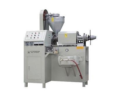 轻信电视广告购榨油机 一台故障一台易死机