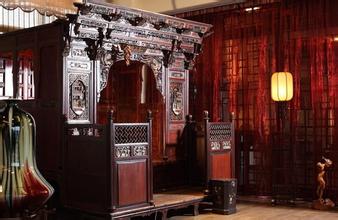 第十三届中国北京国际古典红木家具展启幕